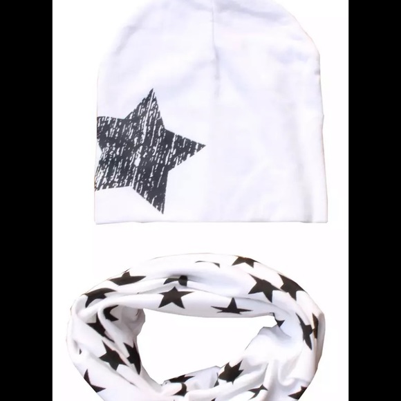 Baby hat and scarf set - Picture 3 of 3